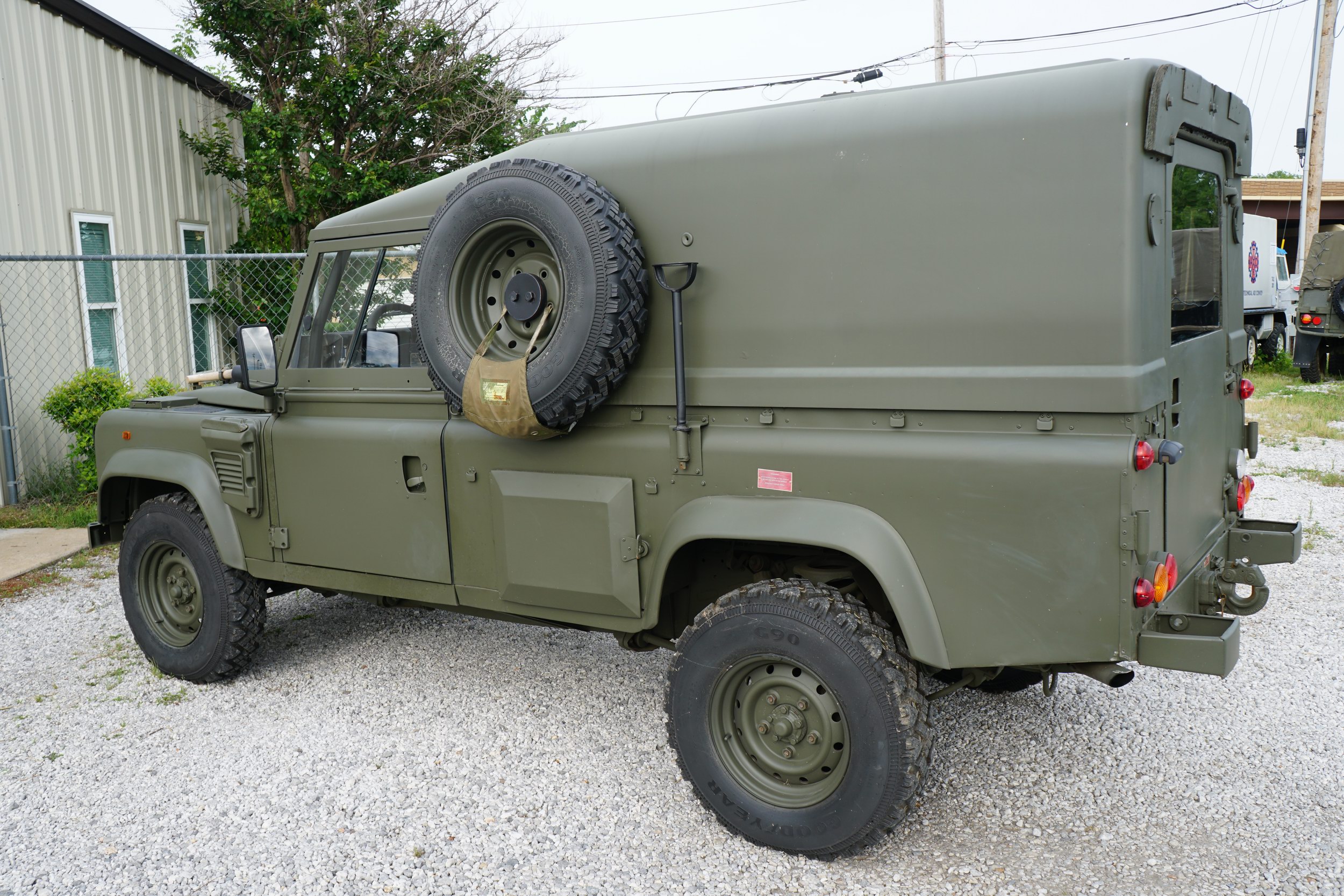 Original British Military Radio Truck Hardtop  TUM ..