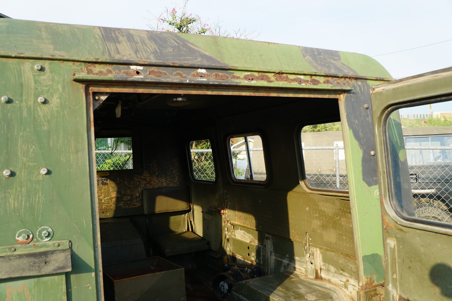 Volvo L3315  Radio Truck from Swedish Army  
The  ..