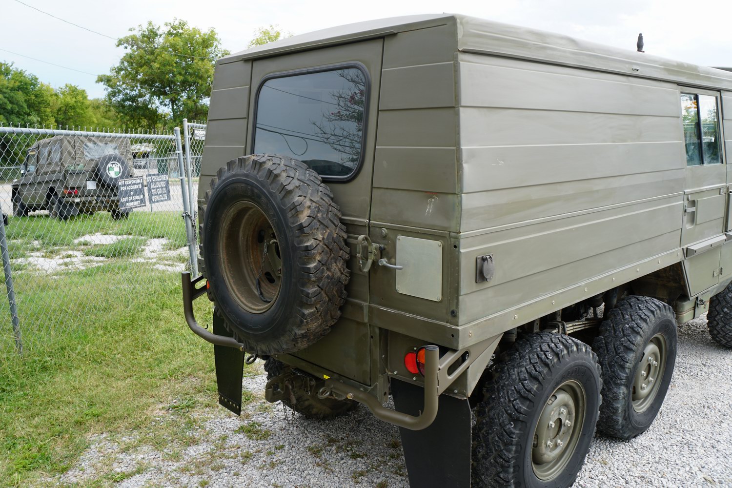 Very Rare Pinzgauer 712K Swiss Army Version
Origi ..