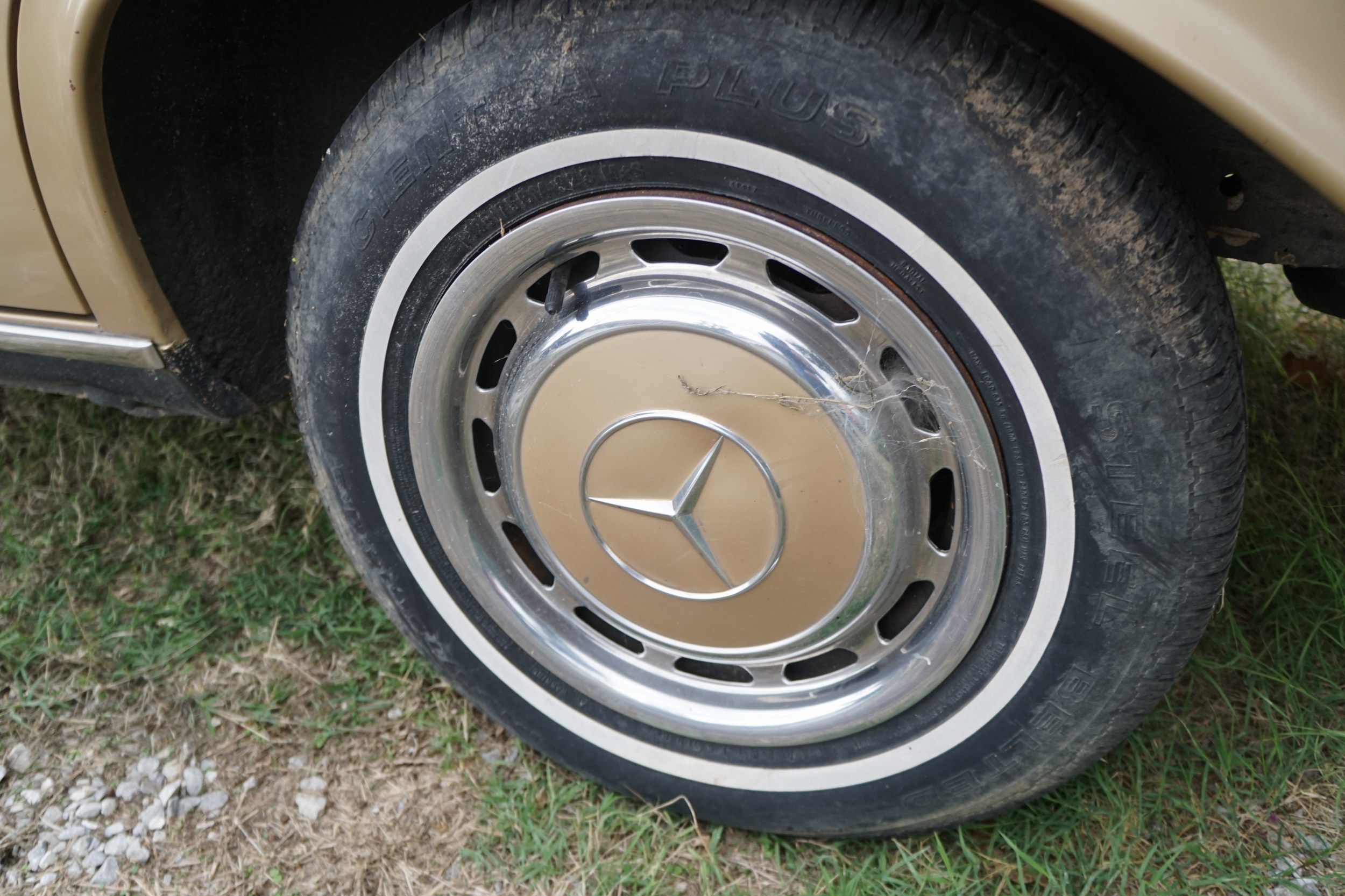 Mercedes 280SE   Starts and Drives 
All Original, ..