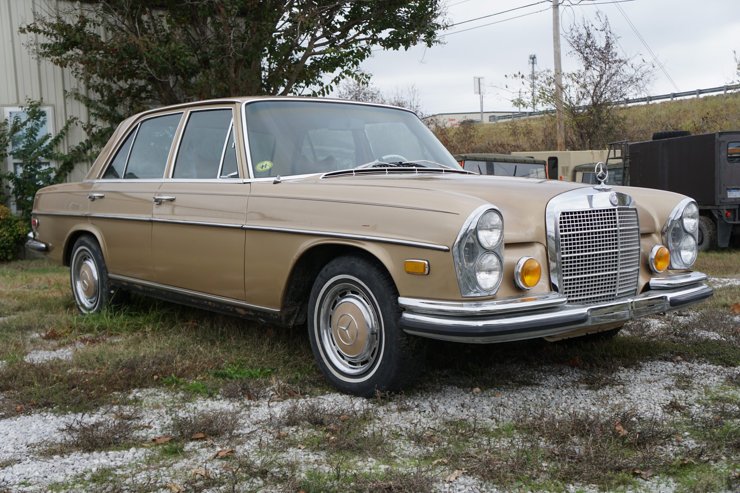 Mercedes 280SE   Starts and Drives 
All Original, ..