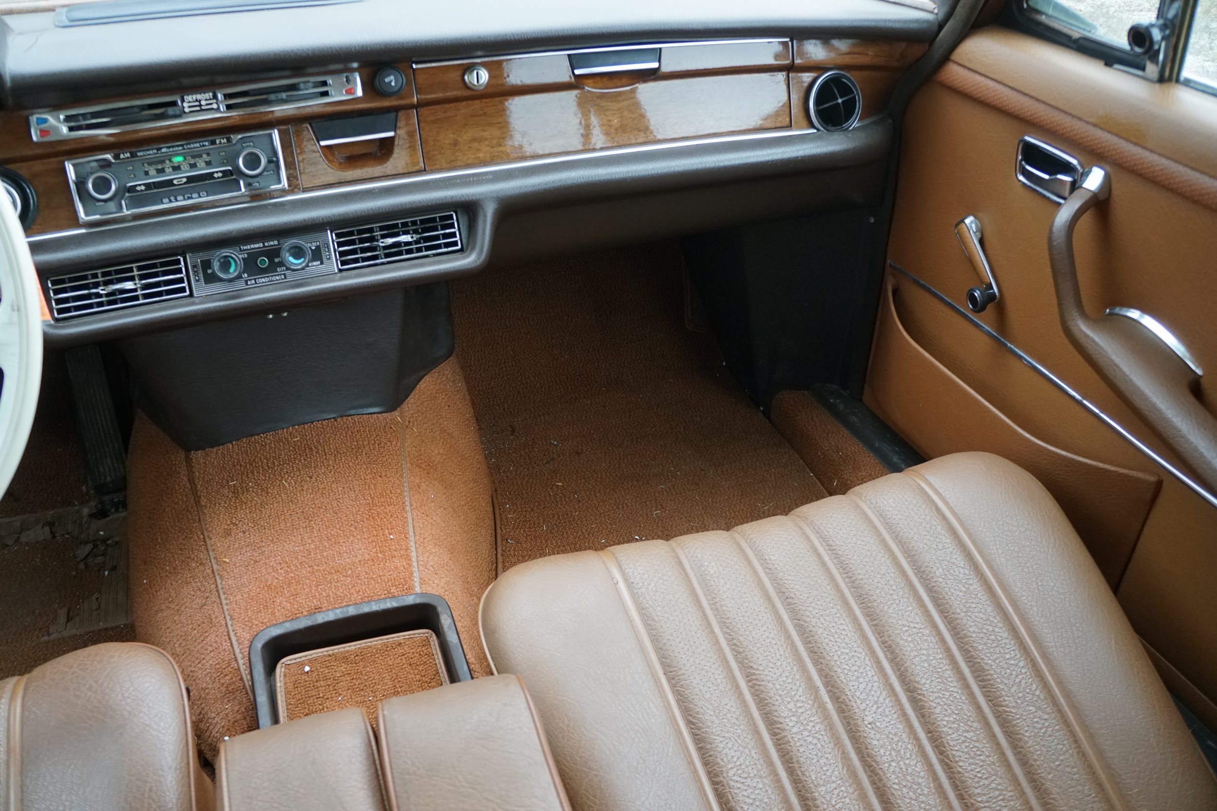 Mercedes 280SE   Starts and Drives 
All Original, ..