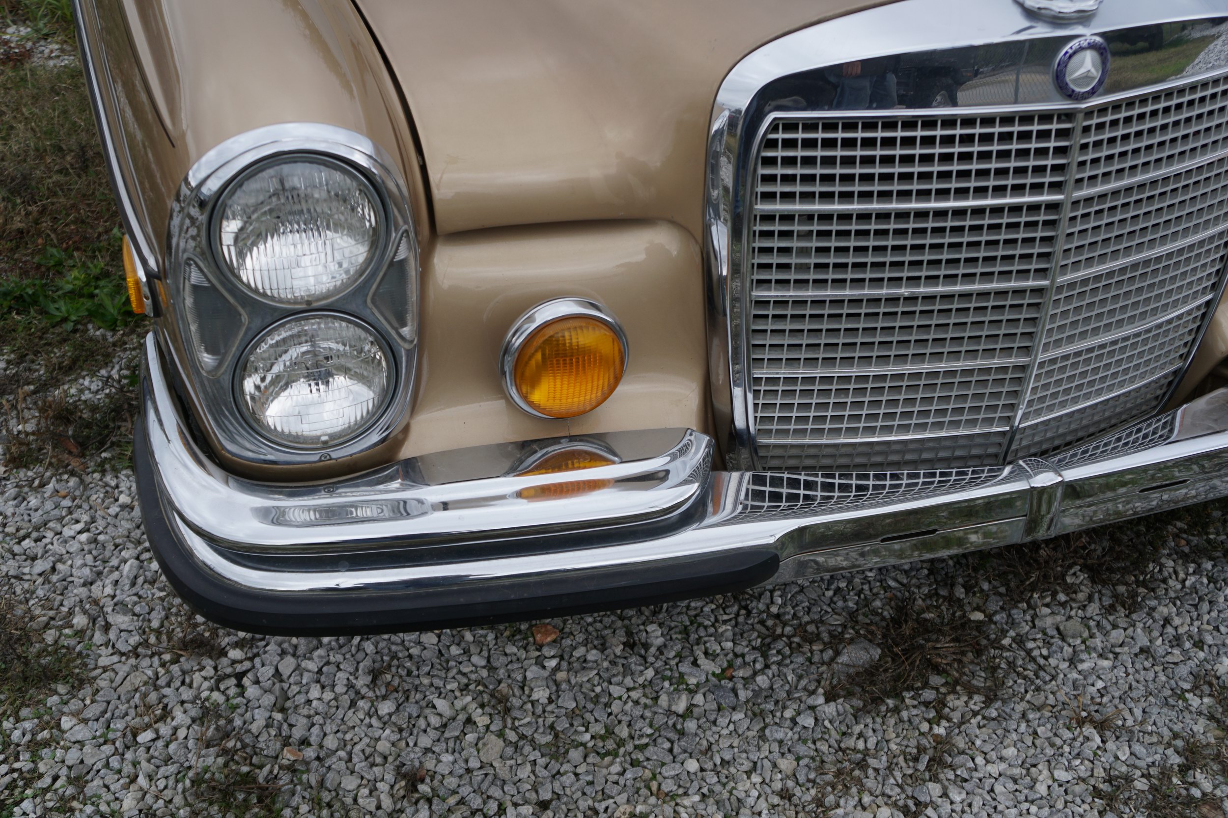 Mercedes 280SE   Starts and Drives 
All Original, ..