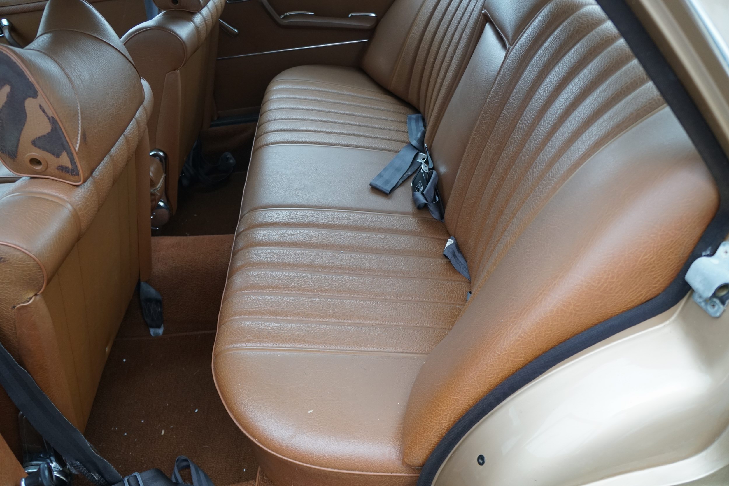 Mercedes 280SE   Starts and Drives 
All Original, ..