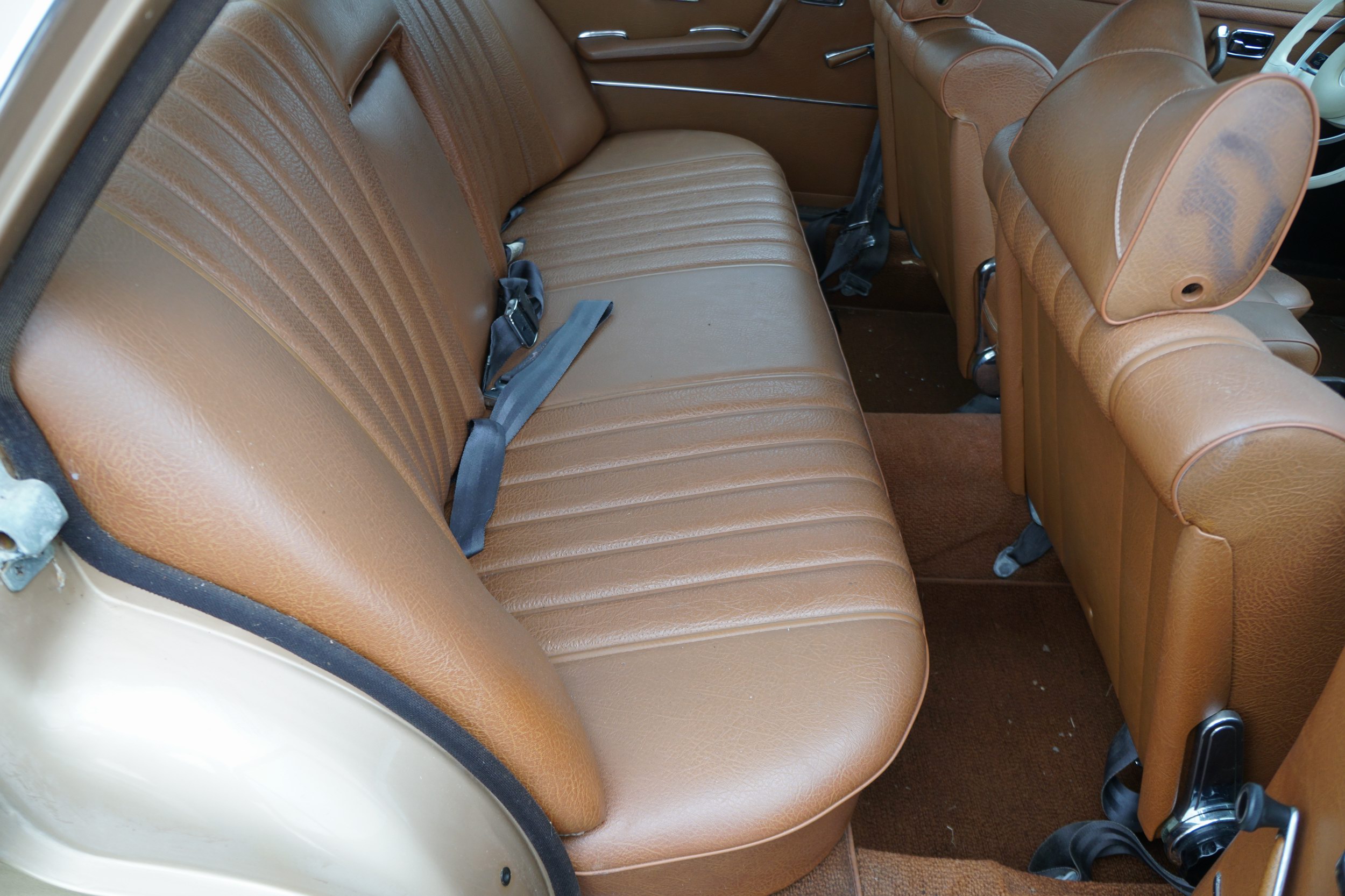 Mercedes 280SE   Starts and Drives 
All Original, ..