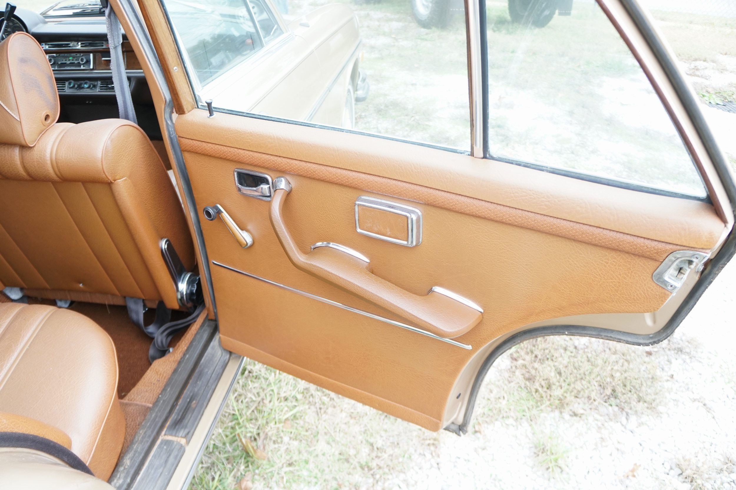 Mercedes 280SE   Starts and Drives 
All Original, ..