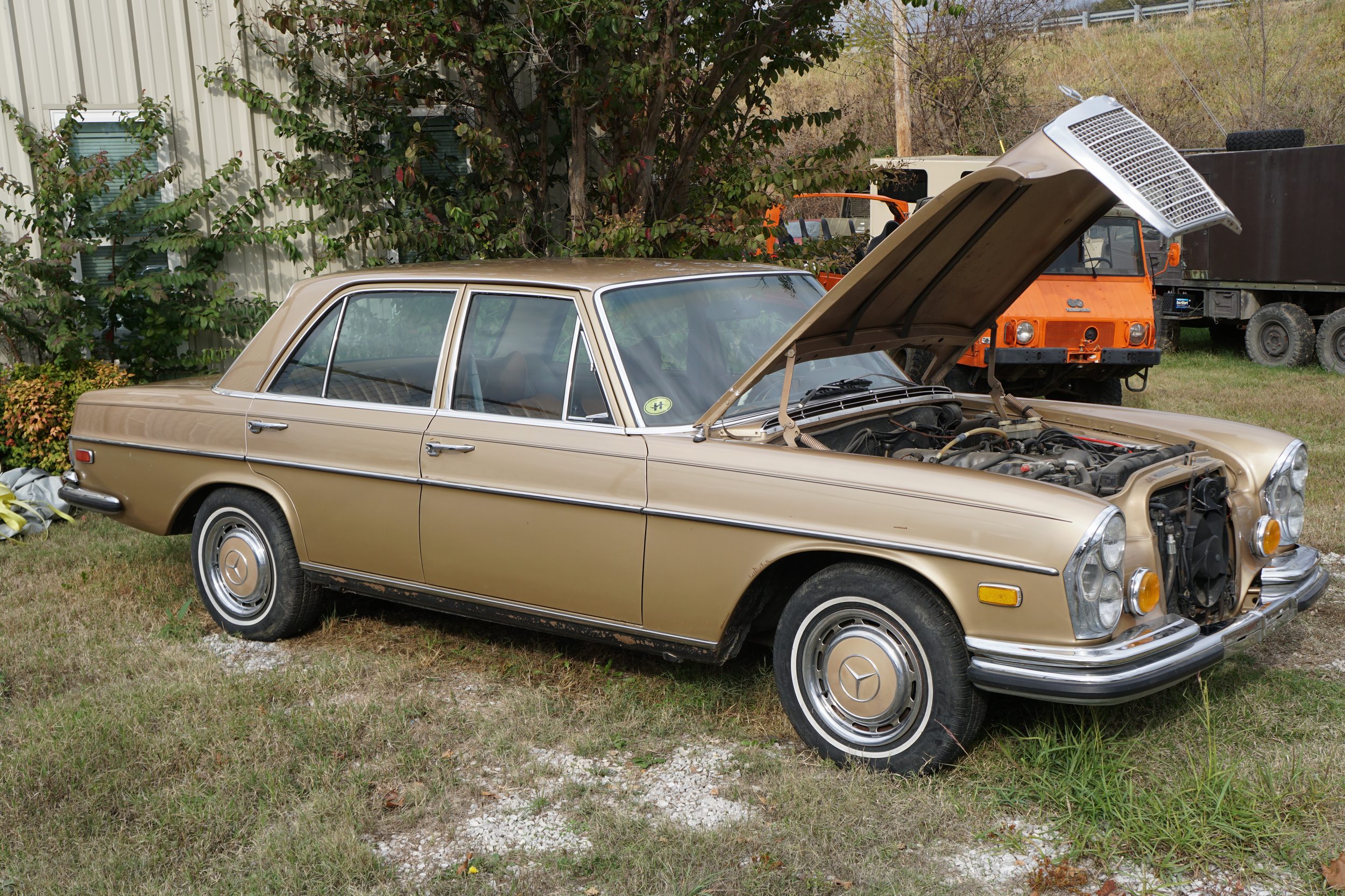 Mercedes 280SE   Starts and Drives 
All Original, ..