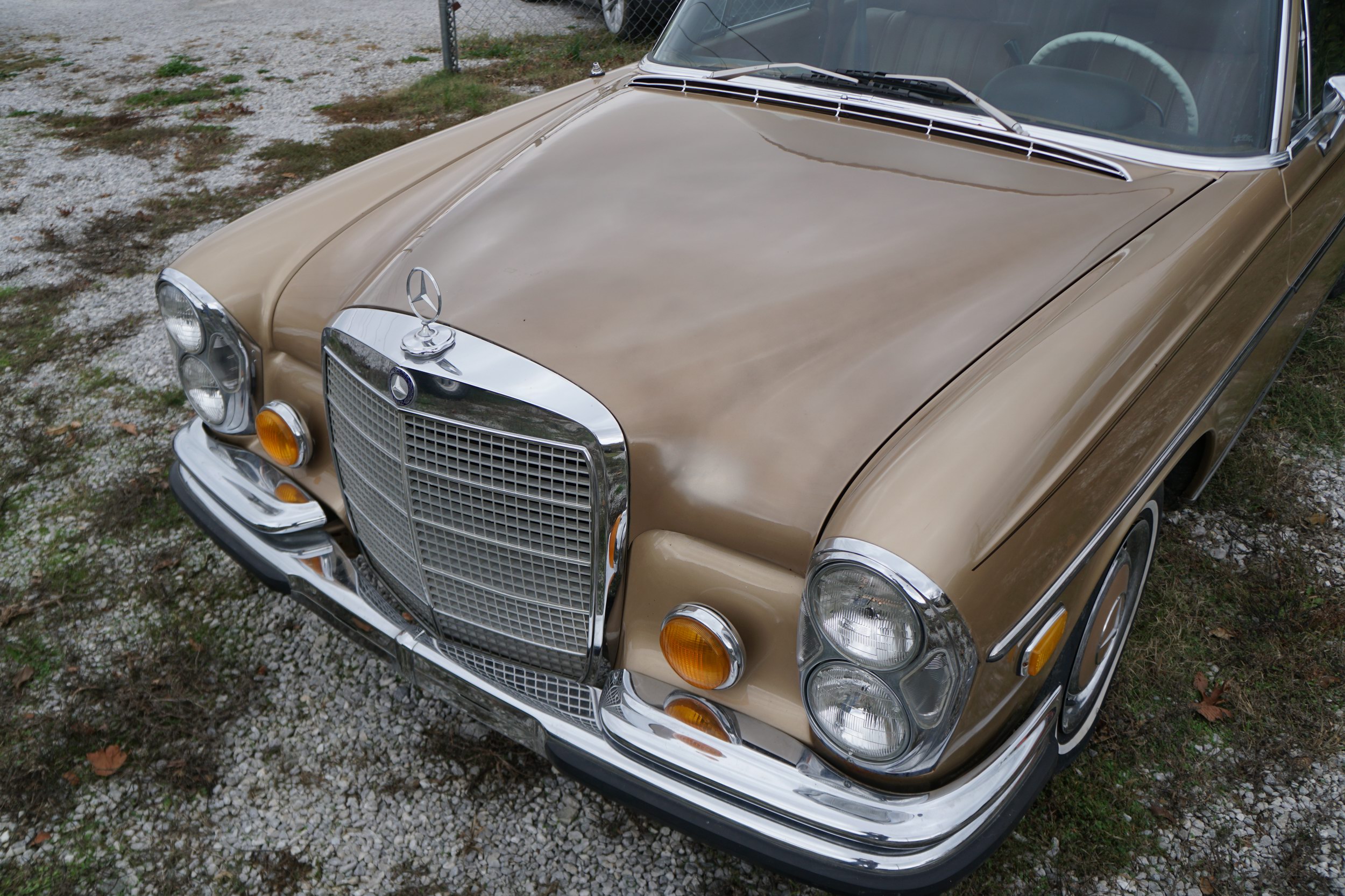 Mercedes 280SE   Starts and Drives 
All Original, ..