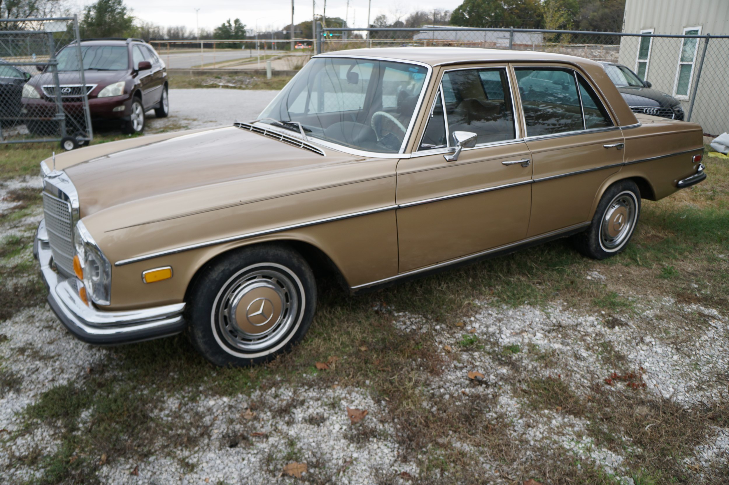 Mercedes 280SE   Starts and Drives 
All Original, ..