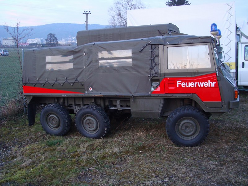 All original 6x6 Swiss Military Firetruck with ver ..
